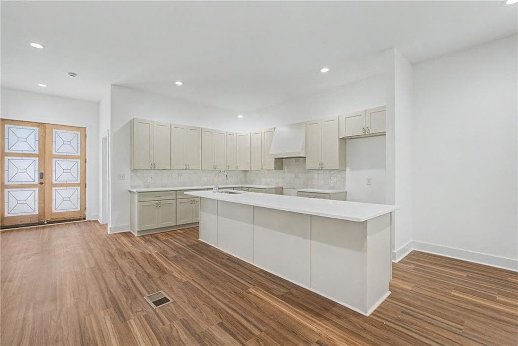 5 bedroom, 5 bathroom, 2,696 sq ft single family residence for sale at 1514 Mercer Avenue, Atlanta, GA 30337 — photo 4
