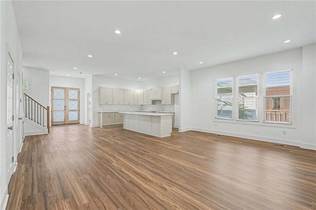 5 bedroom, 5 bathroom, 2,696 sq ft single family residence for sale at 1514 Mercer Avenue, Atlanta, GA 30337 — photo 3