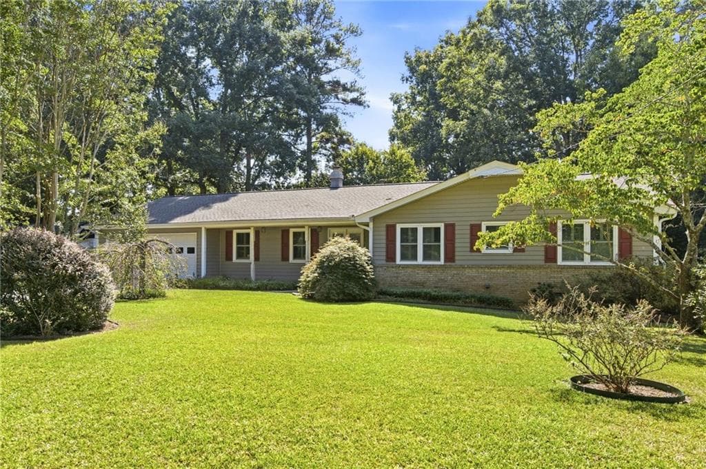 3 bedroom, 2 bathroom, 2,167 sq ft single family residence under contract at 56 Bonnie Lane, Lilburn, GA 30047 — photo 2