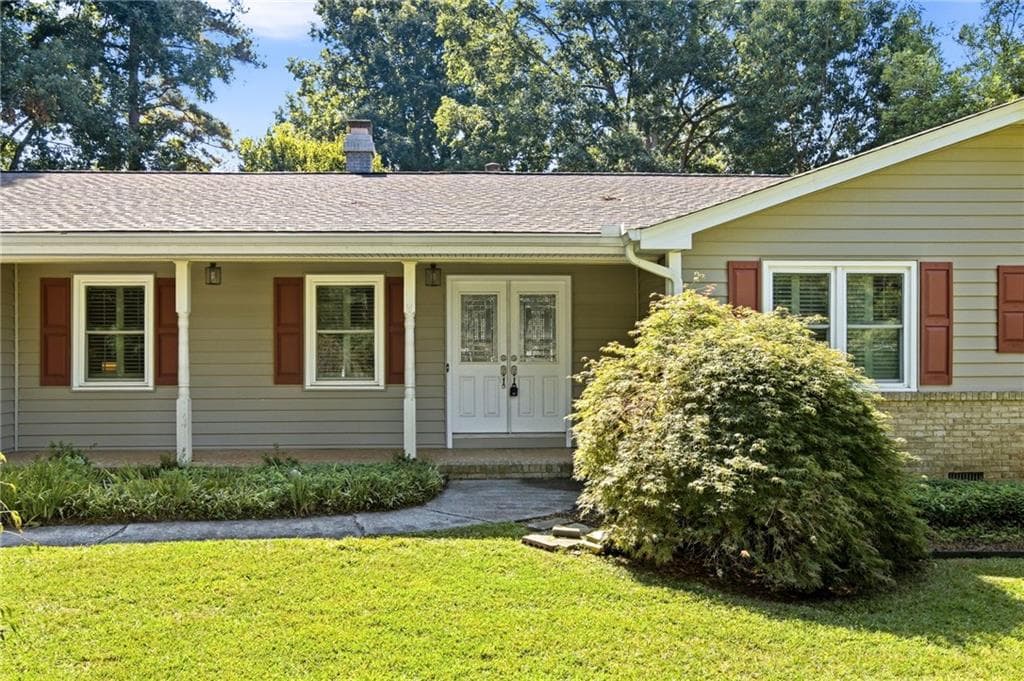 3 bedroom, 2 bathroom, 2,167 sq ft single family residence under contract at 56 Bonnie Lane, Lilburn, GA 30047 — photo 3