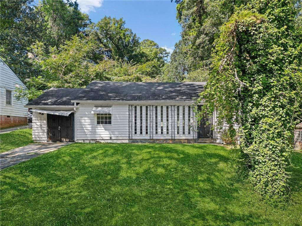 2 bedroom, 2 bathroom, 1,244 sq ft single family residence for sale at 1285 Cahaba Drive, Atlanta, GA 30311