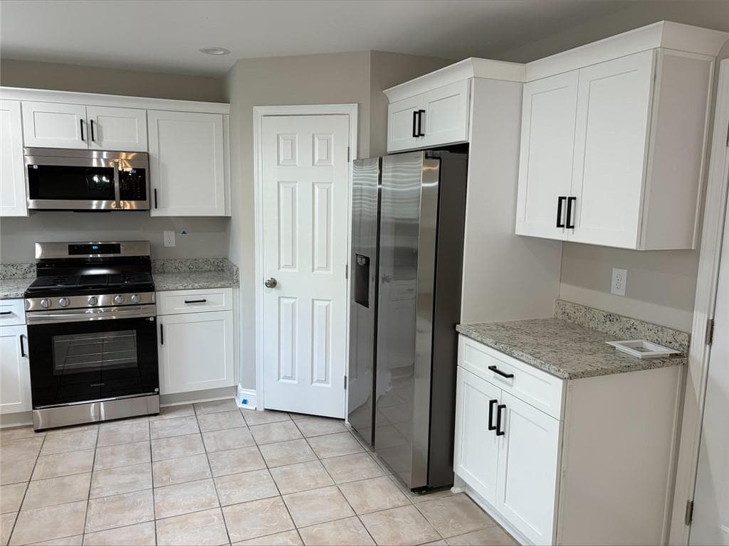 4 bedroom, 3 bathroom, 2,753 sq ft single family residence for sale at 144 River Pass Court, Dacula, GA 30019 — photo 9