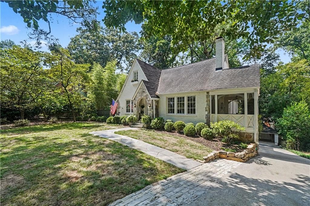 4 bedroom, 4 bathroom, 3,400 sq ft single family residence for sale at 1704 N Rock Springs Road, Atlanta, GA 30324 — photo 3