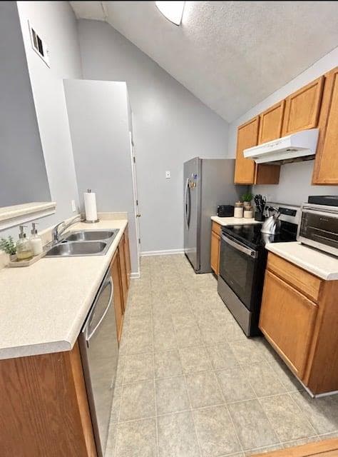 3 bedroom, 2 bathroom, 1,315 sq ft single family residence for sale at 2460 Vine Street, Union City, GA 30291 — photo 4