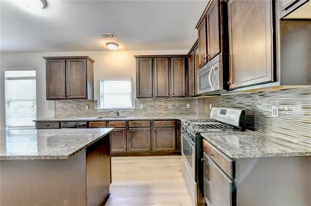 4 bedroom, 4 bathroom, 3,268 sq ft single family residence for sale at 6331 Salinger Court, Mableton, GA 30126 — photo 10