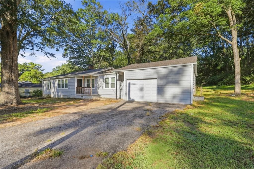 3 bedroom, 2 bathroom, 1,626 sq ft single family residence for sale at 612 S Dogwood Street, Villa Rica, GA 30180 — photo 2