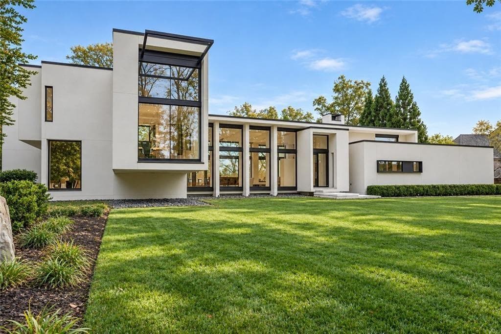 5 bedroom, 8 bathroom, 5,441 sq ft single family residence for sale at 461 Tam O Shanter Drive, Marietta, GA 30067 — photo 2