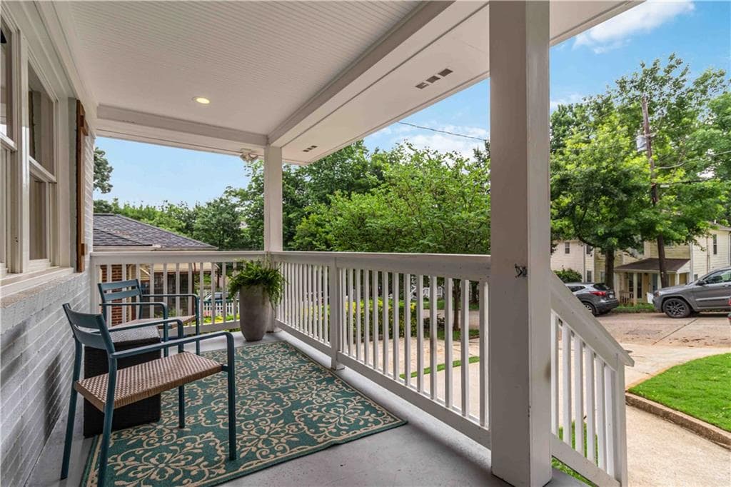 2 bedroom, 1 bathroom, 1,046 sq ft single family residence for sale at 1440 Chipley Street, Atlanta, GA 30307 — photo 4