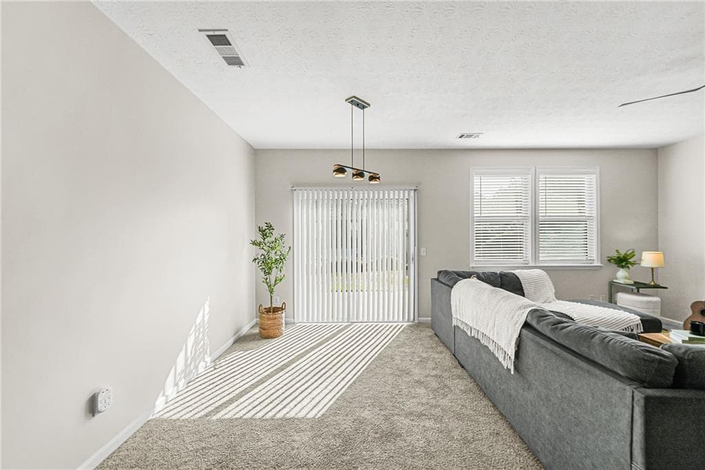 2 bedroom, 3 bathroom, 1,375 sq ft townhouse under contract at 302 Oak Leaf Place, Acworth, GA 30102 — photo 7
