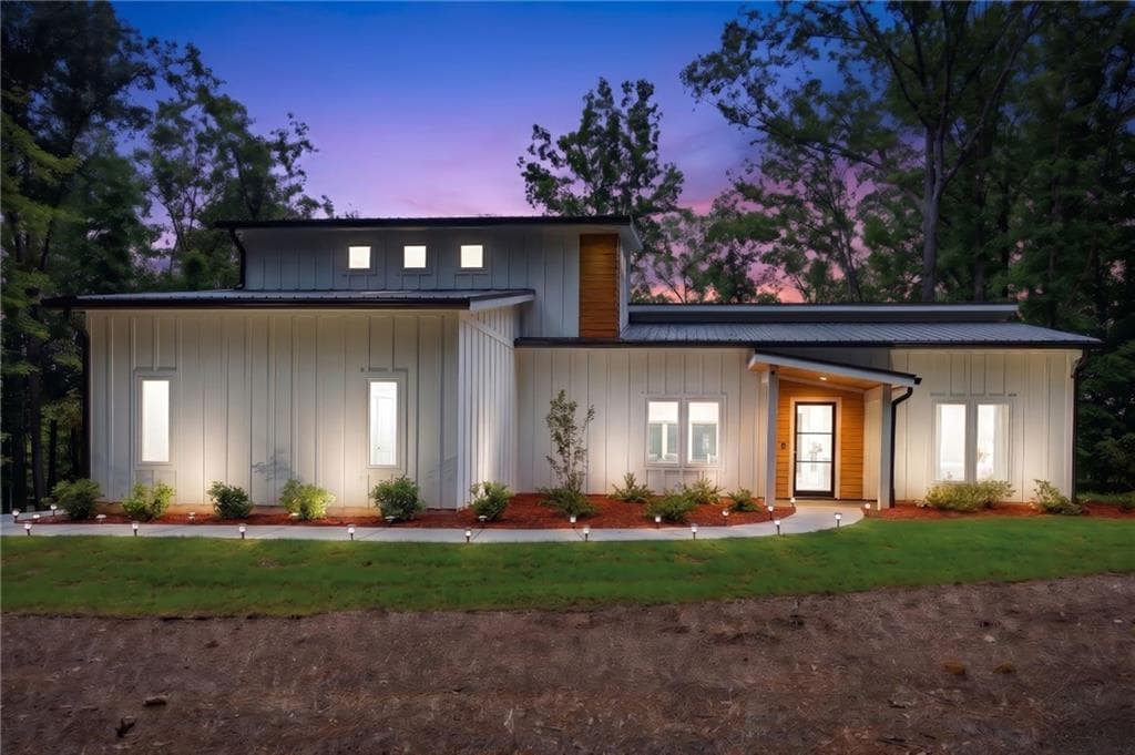 4 bedroom, 3 bathroom, 2,016 sq ft single family residence for rent at 161 Hoot Owl Lane, Eatonton, GA 31024 for $6,500 a month — photo 1 of 72