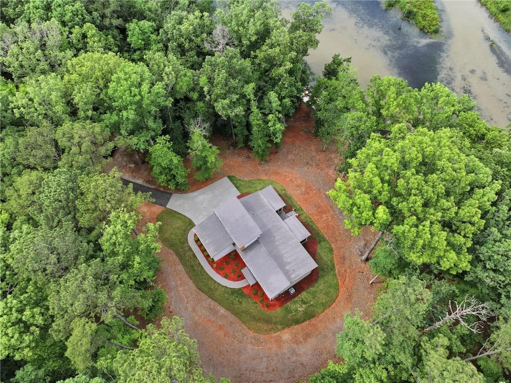 4 bedroom, 3 bathroom, 2,016 sq ft single family residence for rent at 161 Hoot Owl Lane, Eatonton, GA 31024 for $6,500 a month — photo 7