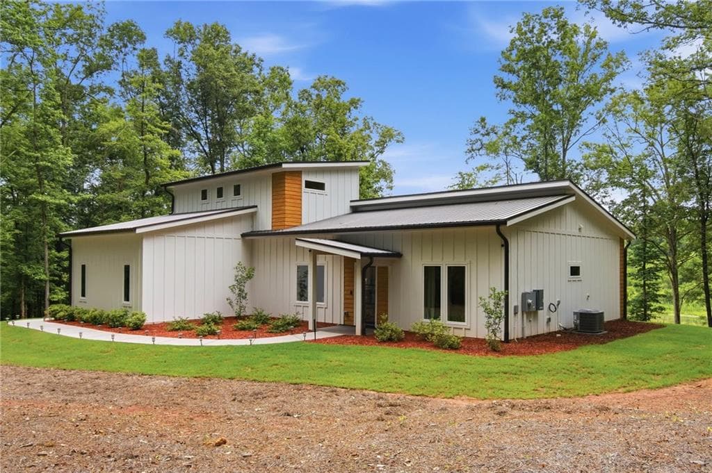4 bedroom, 3 bathroom, 2,016 sq ft single family residence for rent at 161 Hoot Owl Lane, Eatonton, GA 31024 for $6,500 a month — photo 10