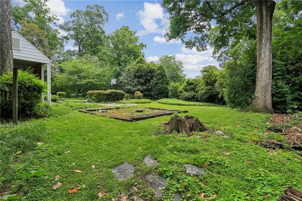 4 bedroom, 3 bathroom, 2,492 sq ft single family residence for sale at 3648 Kingsboro Road, Atlanta, GA 30319 — photo 10