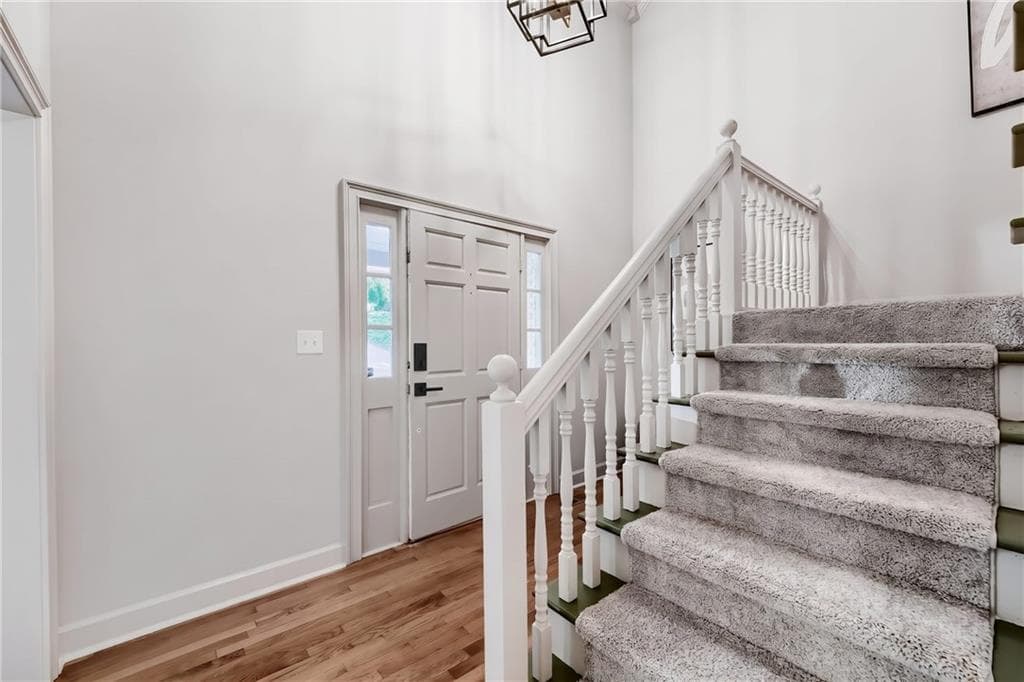 4 bedroom, 4 bathroom, 2,578 sq ft single family residence under contract at 2119 Wilshire Drive, Marietta, GA 30064 — photo 4