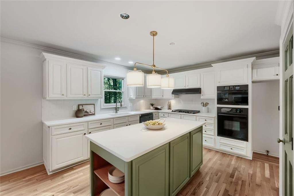 4 bedroom, 4 bathroom, 2,578 sq ft single family residence under contract at 2119 Wilshire Drive, Marietta, GA 30064 — photo 10
