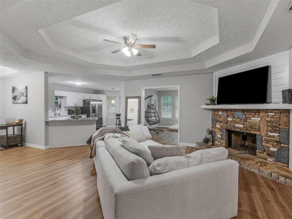 3 bedroom, 2 bathroom, 1,837 sq ft single family residence for sale at 140 Oaklake Drive, Covington, GA 30016 — photo 2