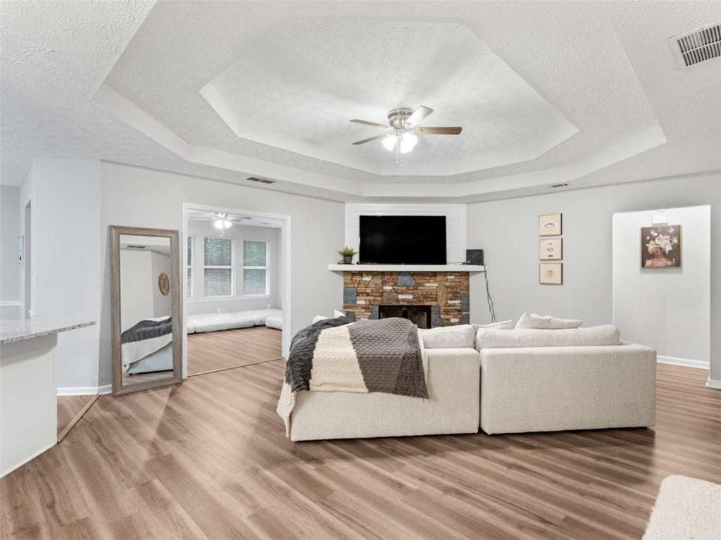 3 bedroom, 2 bathroom, 1,837 sq ft single family residence for sale at 140 Oaklake Drive, Covington, GA 30016 — photo 3