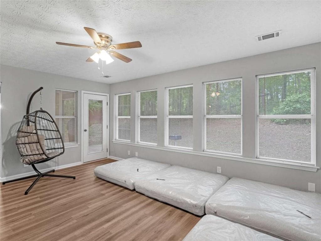 3 bedroom, 2 bathroom, 1,837 sq ft single family residence for sale at 140 Oaklake Drive, Covington, GA 30016 — photo 7