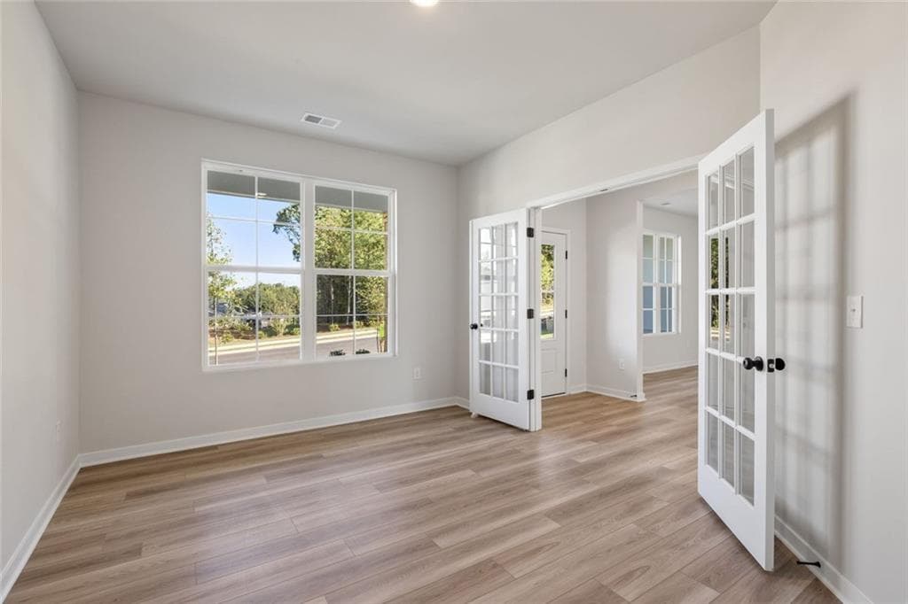 5 bedroom, 4 bathroom, 3,072 sq ft single family residence for sale at 324 Bailiwick Lane, Canton, GA 30115 — photo 5