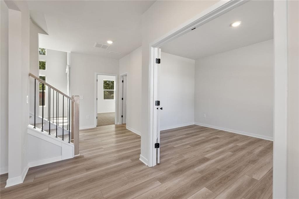 5 bedroom, 4 bathroom, 3,072 sq ft single family residence for sale at 324 Bailiwick Lane, Canton, GA 30115 — photo 6