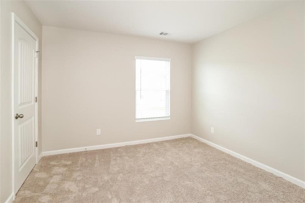 5 bedroom, 3 bathroom, 2,556 sq ft single family residence for sale at 115 Fallen Oak Trace, Dallas, GA 30132 — photo 9