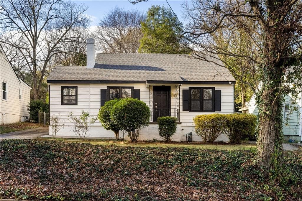 2 bedroom, 1 bathroom, 980 sq ft single family residence for rent at 3373 Lavista Drive, Hapeville, GA 30354 for $2,250 a month — photo 2