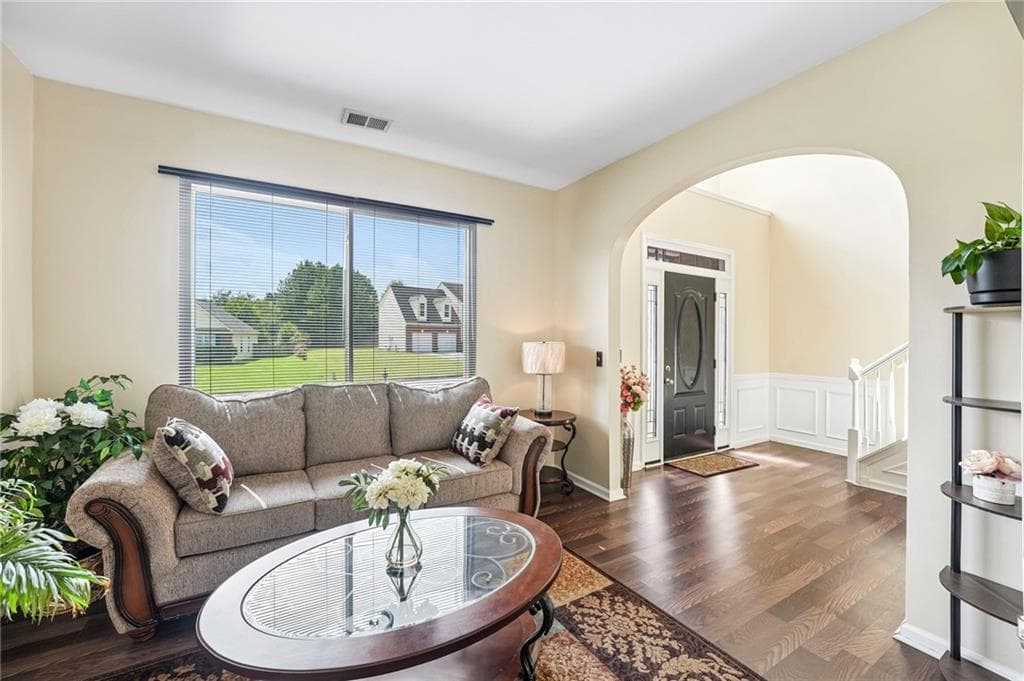 5 bedroom, 3 bathroom, 2,874 sq ft single family residence for sale at 5067 Huntcrest Drive, Mableton, GA 30126 — photo 2