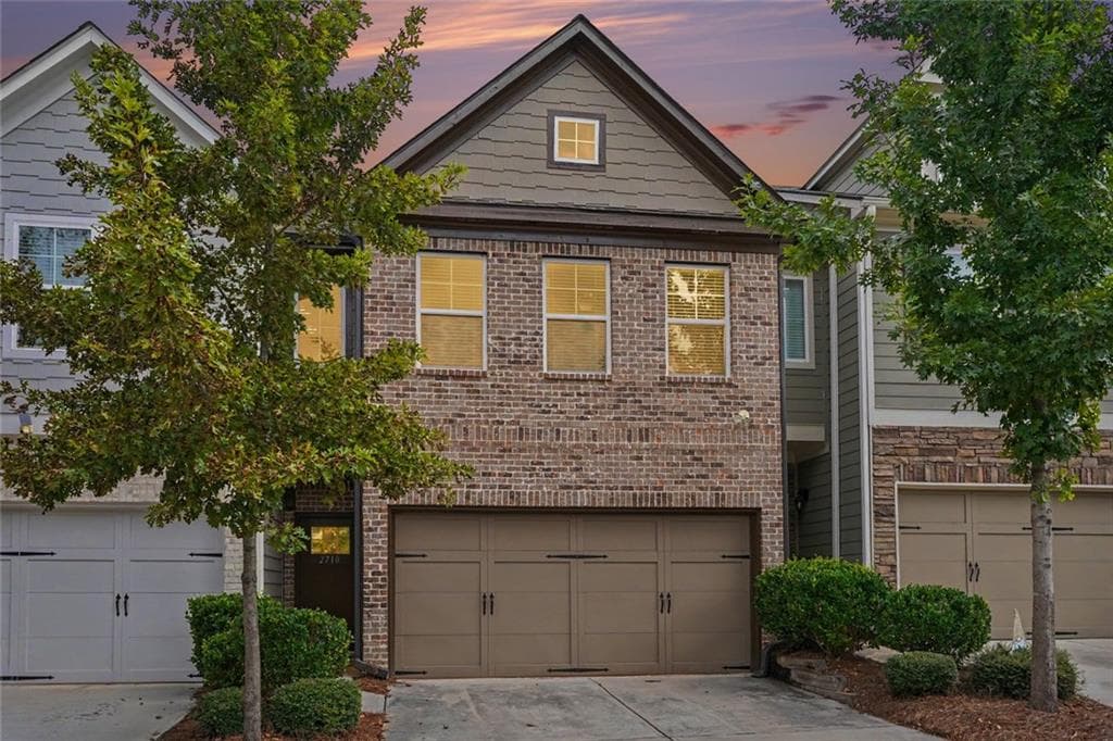 3 bedroom, 3 bathroom, 1,792 sq ft townhouse under contract at 2710 Kemp Court, Conyers, GA 30094 — photo 2