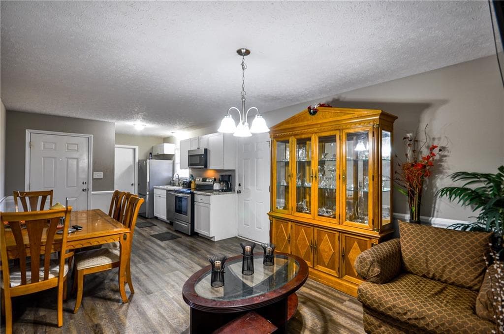3 bedroom, 1 bathroom, 1,162 sq ft single family residence for sale at 200 Capitol Avenue, Winder, GA 30680 — photo 7
