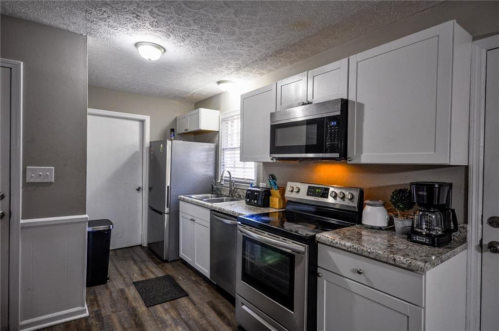 3 bedroom, 1 bathroom, 1,162 sq ft single family residence for sale at 200 Capitol Avenue, Winder, GA 30680 — photo 10