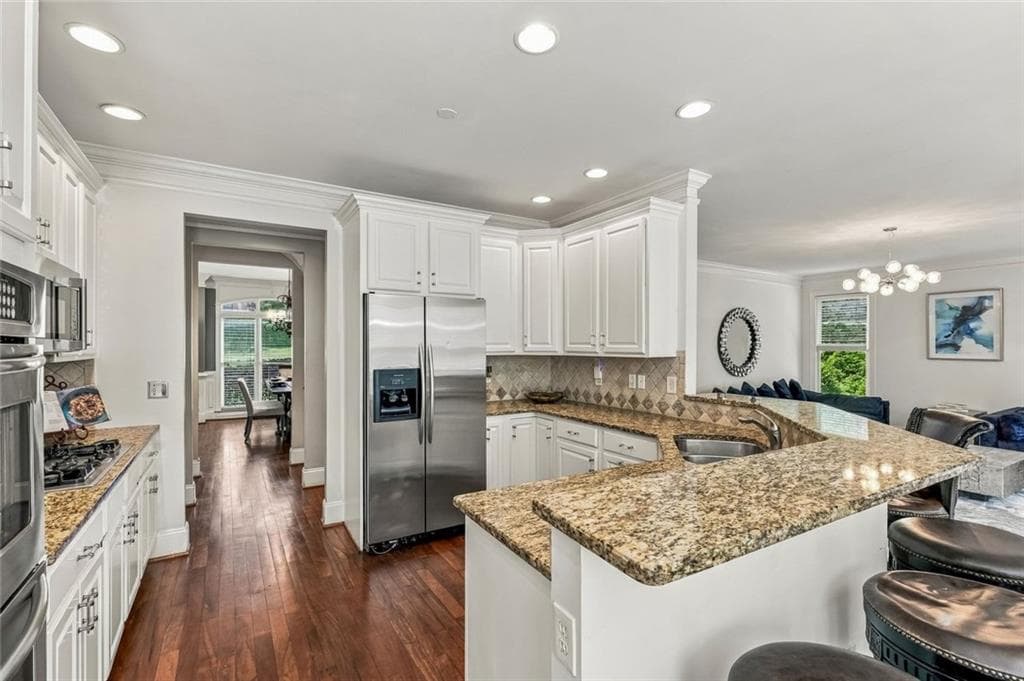6 bedroom, 3 bathroom, 4,783 sq ft single family residence for sale at 4024 Herron Trail, Atlanta, GA 30349 — photo 7
