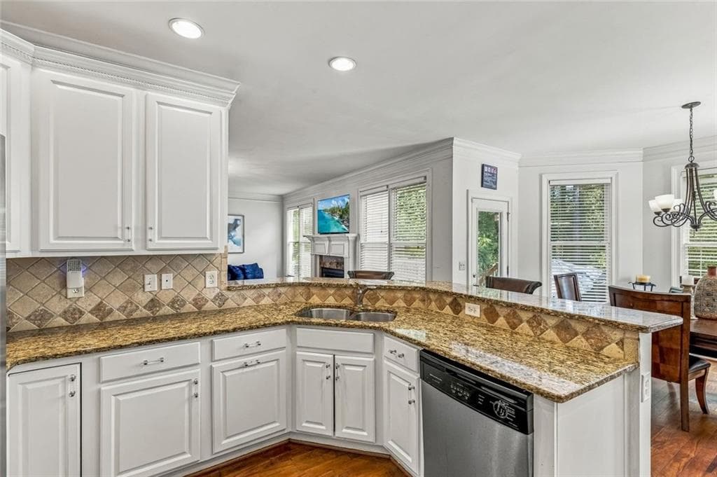6 bedroom, 3 bathroom, 4,783 sq ft single family residence for sale at 4024 Herron Trail, Atlanta, GA 30349 — photo 9
