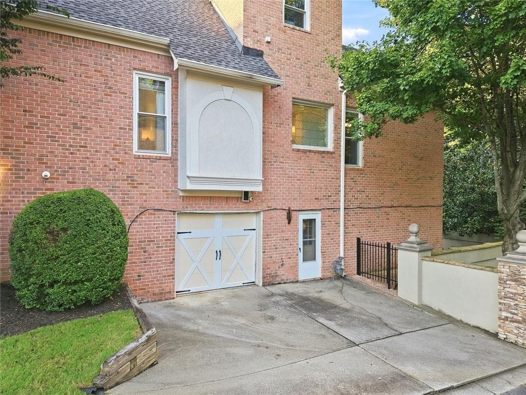 5 bedroom, 5 bathroom, 5,898 sq ft single family residence for sale at 1250 Austin Glen Drive, Atlanta, GA 30338 — photo 5
