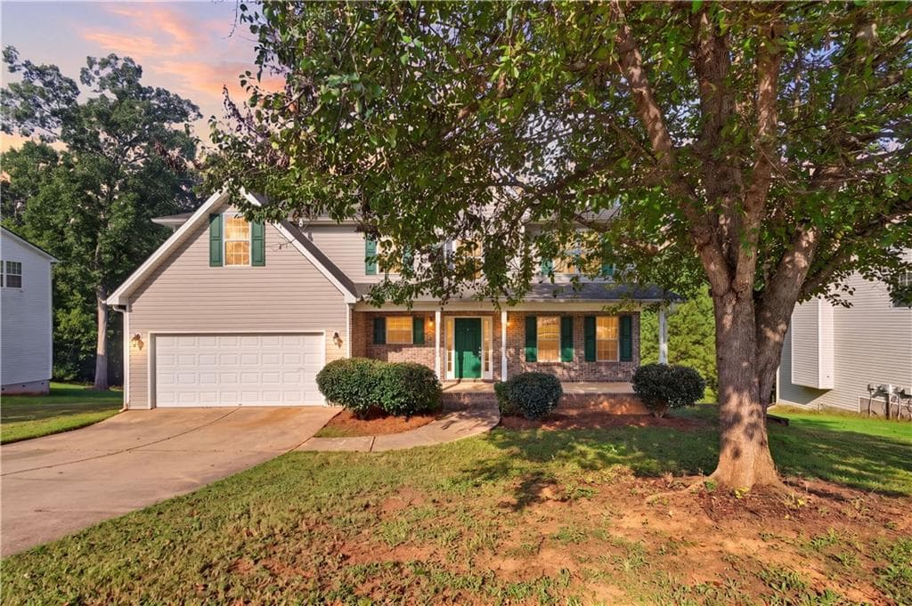 4 bedroom, 3 bathroom, 2,786 sq ft single family residence for sale at 40 Cliff View Drive, Covington, GA 30016 — photo 2