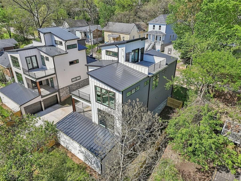 3 bedroom, 3 bathroom, 2,389 sq ft single family residence for sale at 1140 Hubbard Street, Atlanta, GA 30310 — photo 3
