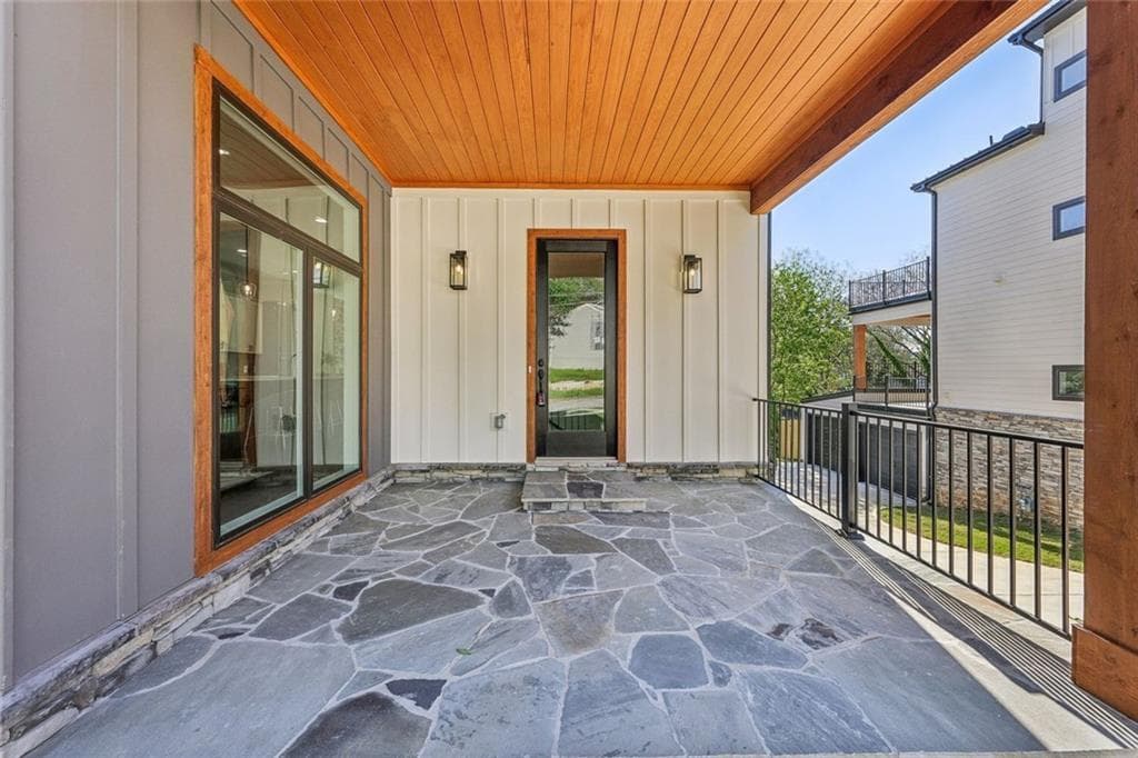3 bedroom, 3 bathroom, 2,389 sq ft single family residence for sale at 1140 Hubbard Street, Atlanta, GA 30310 — photo 6