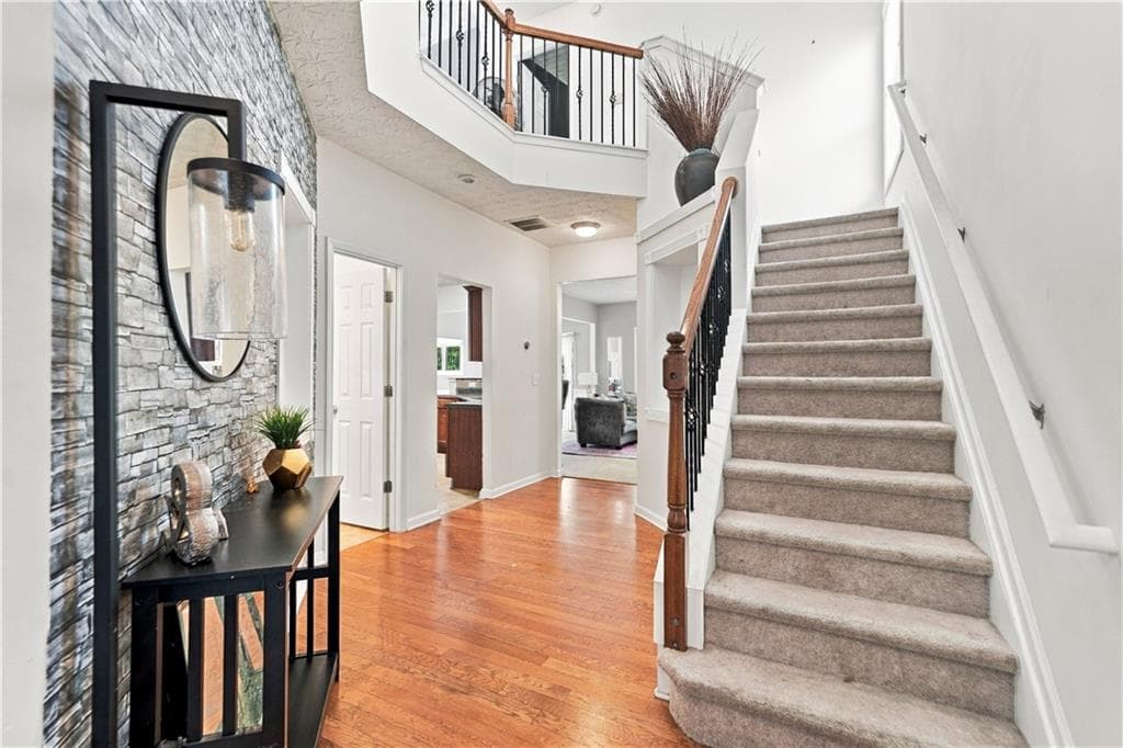 3 bedroom, 3 bathroom, 1,887 sq ft single family residence for sale at 620 Oleander Way, Canton, GA 30114 — photo 5