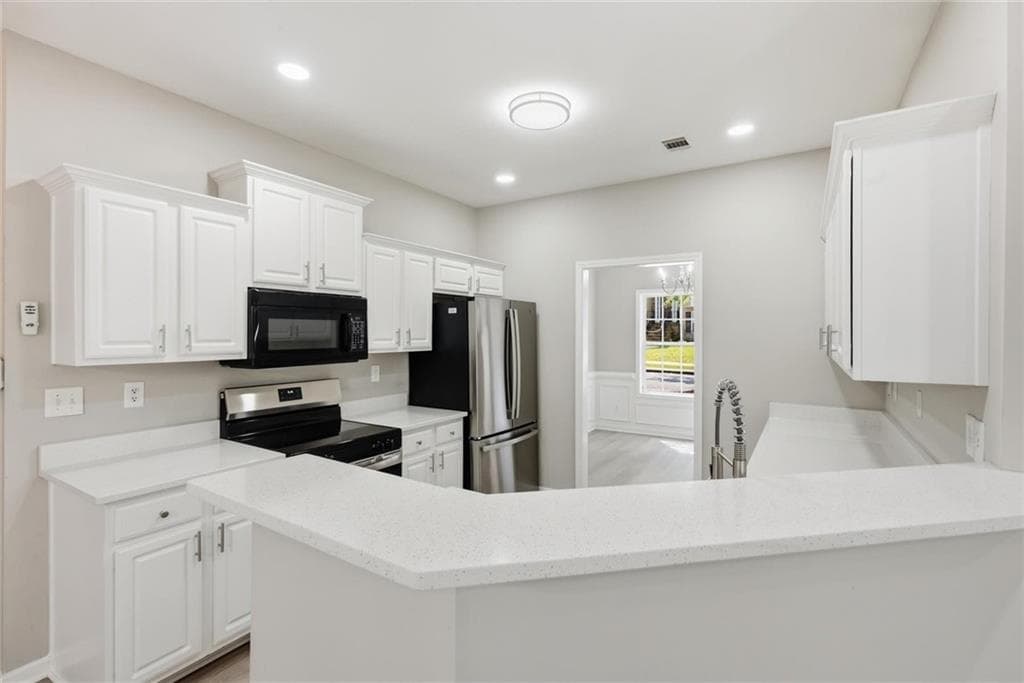 5 bedroom, 4 bathroom, 3,395 sq ft single family residence for sale at 198 Wallace Hill Court, Lawrenceville, GA 30045 — photo 3