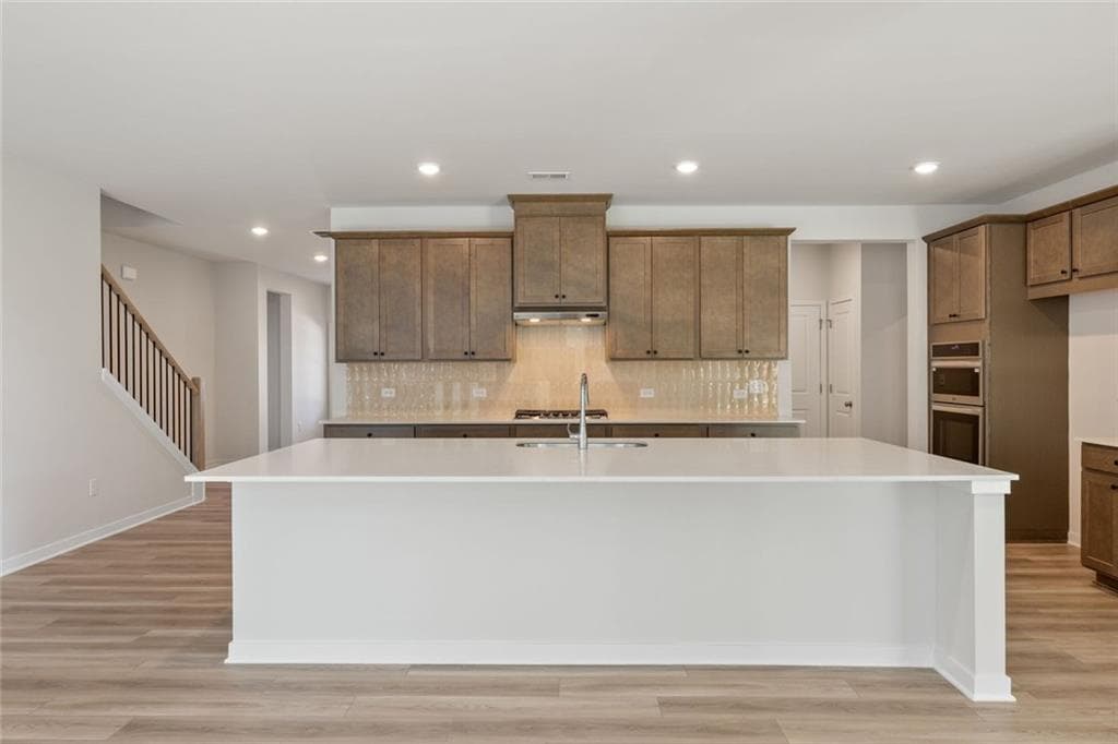 6 bedroom, 6 bathroom, 3,892 sq ft single family residence for sale at 328 Bailiwick Lane, Canton, GA 30115 — photo 8