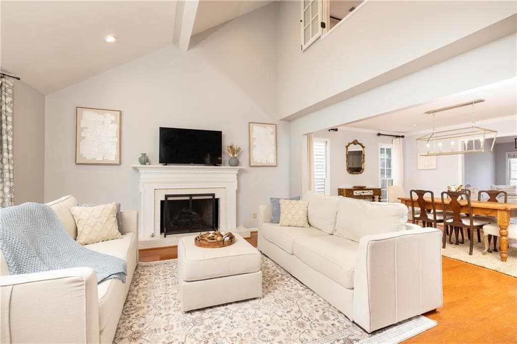 3 bedroom, 3 bathroom, 2,323 sq ft single family residence for sale at 1095 Dunbarton Trace, Atlanta, GA 30319 — photo 3