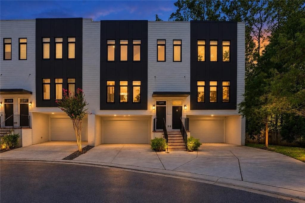 5 bedroom, 5 bathroom, 3,490 sq ft townhouse for sale at 1099 Briar Cove Circle, Atlanta, GA 30329