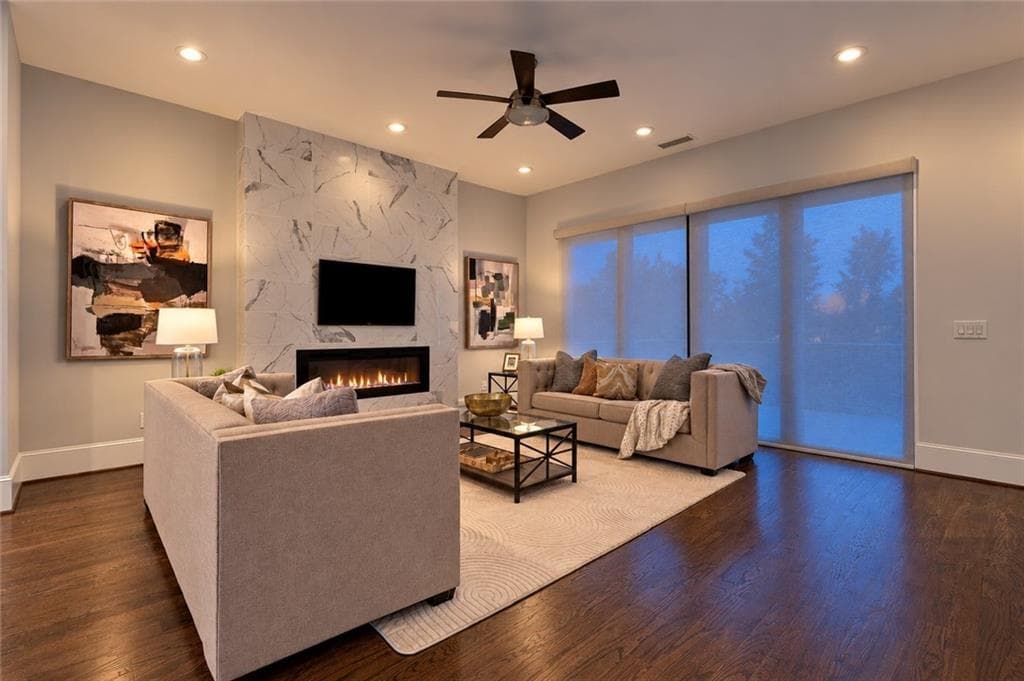 5 bedroom, 5 bathroom, 3,490 sq ft townhouse for sale at 1099 Briar Cove Circle, Atlanta, GA 30329 — photo 2