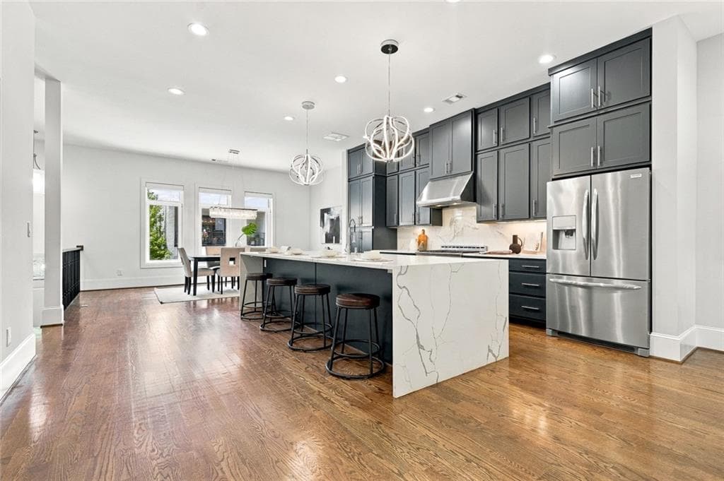 5 bedroom, 5 bathroom, 3,490 sq ft townhouse for sale at 1099 Briar Cove Circle, Atlanta, GA 30329 — photo 3