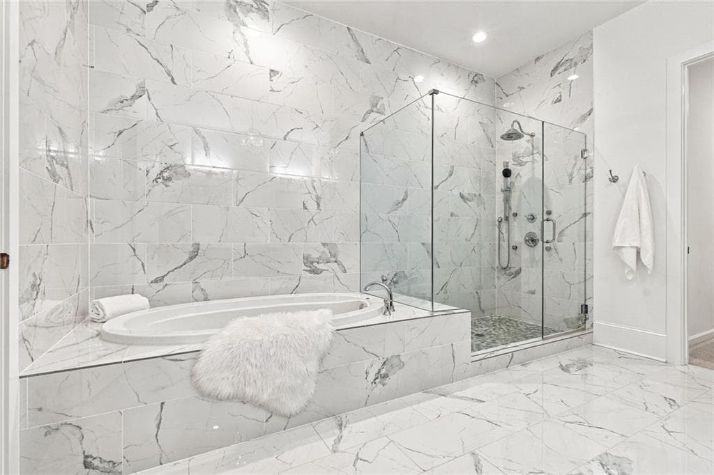 5 bedroom, 5 bathroom, 3,490 sq ft townhouse for sale at 1099 Briar Cove Circle, Atlanta, GA 30329 — photo 7