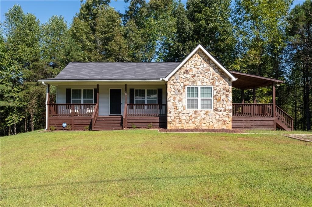 3 bedroom, 2 bathroom, 1,176 sq ft single family residence under contract at 35 Thornwood Lane, Ellijay, GA 30540