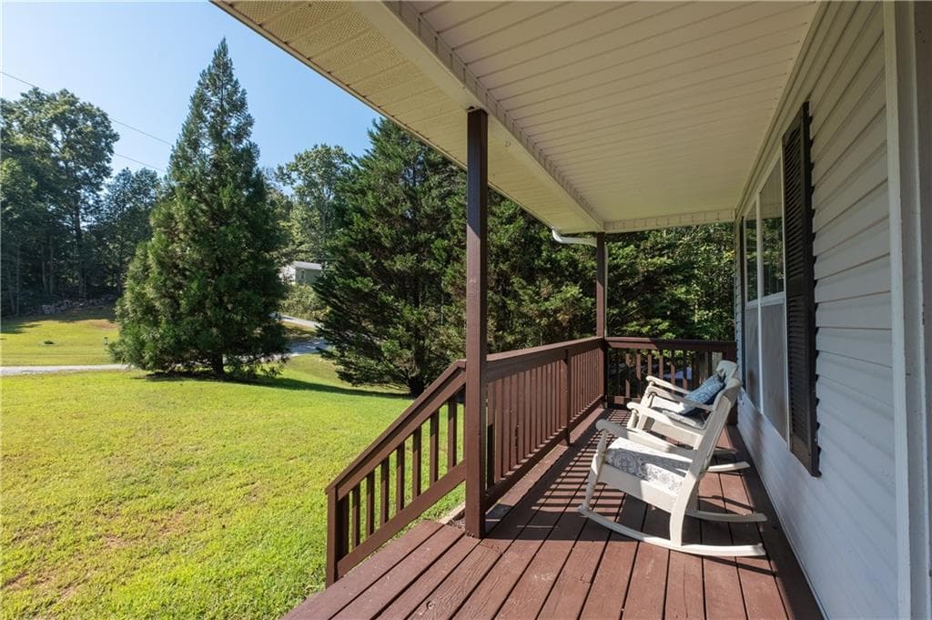3 bedroom, 2 bathroom, 1,176 sq ft single family residence under contract at 35 Thornwood Lane, Ellijay, GA 30540 — photo 6