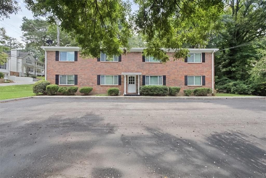 2 bedroom, 1 bathroom, 1,050 sq ft apartment for rent at 2430 Coosawattee Drive C, Atlanta, GA 30319 for $1,700 a month — photo 3