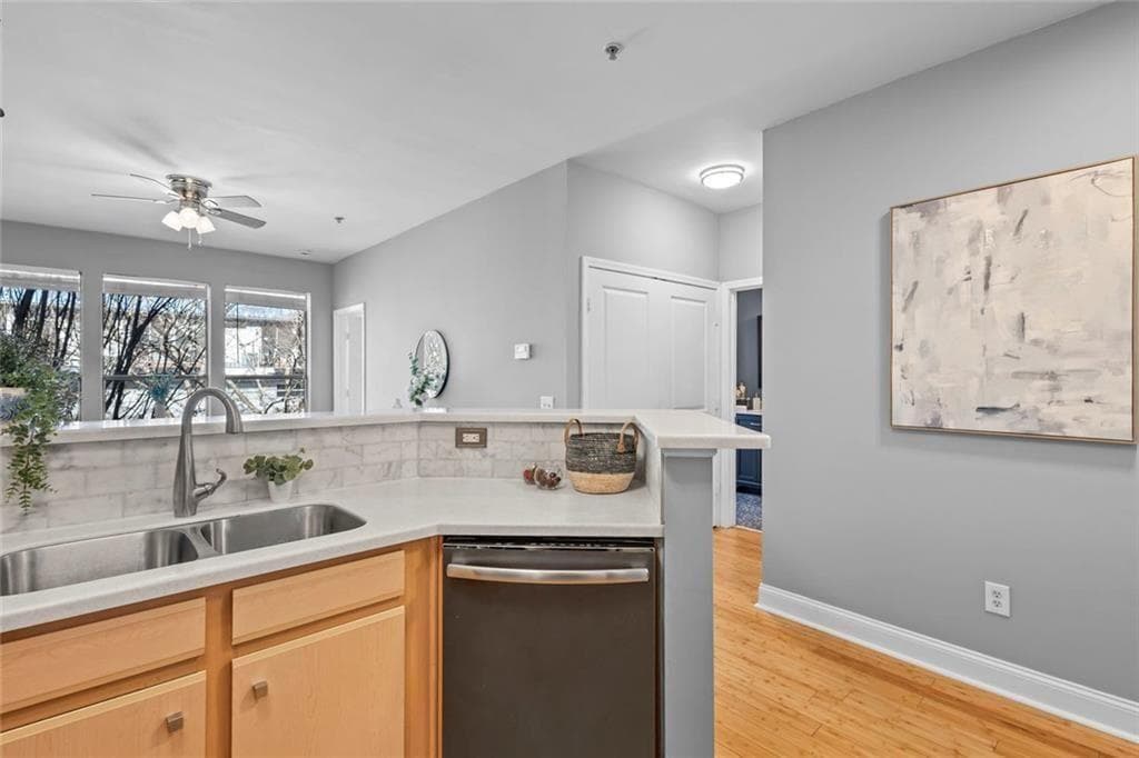 1 bedroom, 1 bathroom, 646 sq ft condominium for sale at 821 Ralph McGill Boulevard 3301, Atlanta, GA 30306 — photo 10