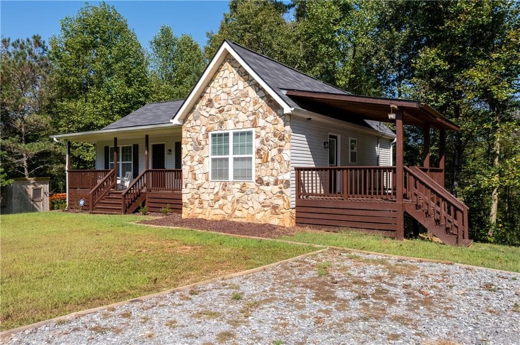 3 bedroom, 2 bathroom, 1,176 sq ft single family residence under contract at 35 Thornwood Lane, Ellijay, GA 30540 — photo 3