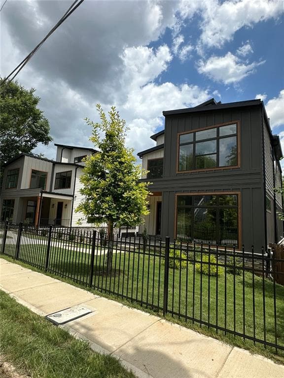 3 bedroom, 3 bathroom, 2,389 sq ft single family residence for sale at 1144 Hubbard Street, Atlanta, GA 30310 — photo 3
